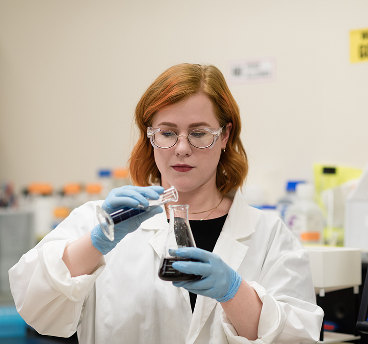 Chemcial engineering student woking in the lab