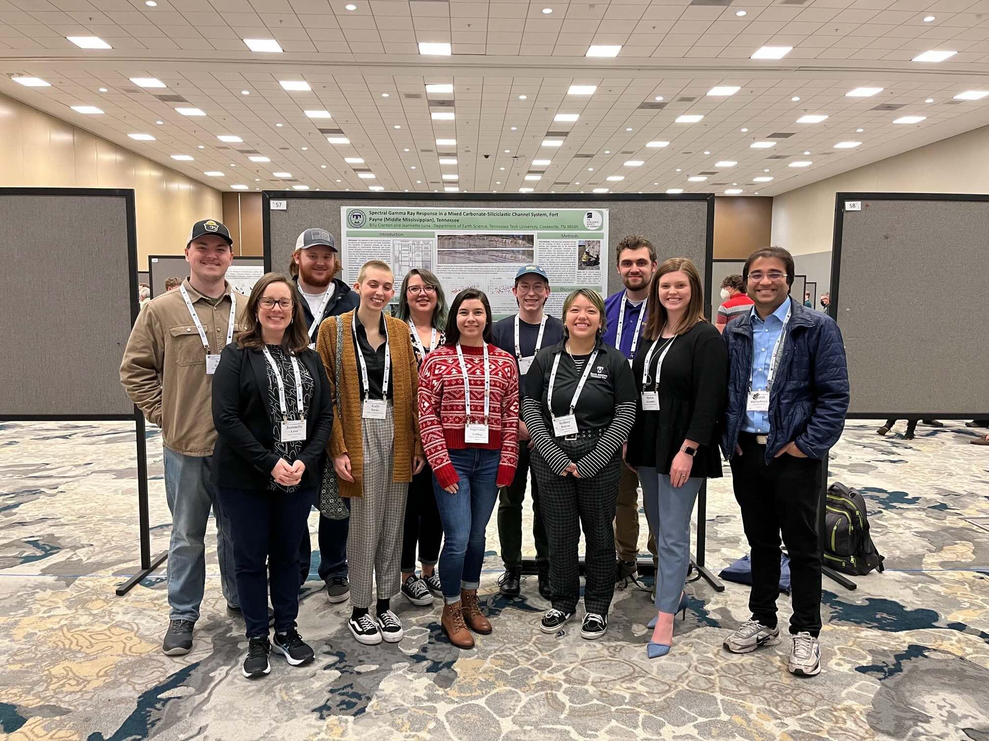 Earth science students and faculty at the 2023 Geological Society of America Meeting. Earth science students and faculty at the 2023 Geological Society of America Meeting.