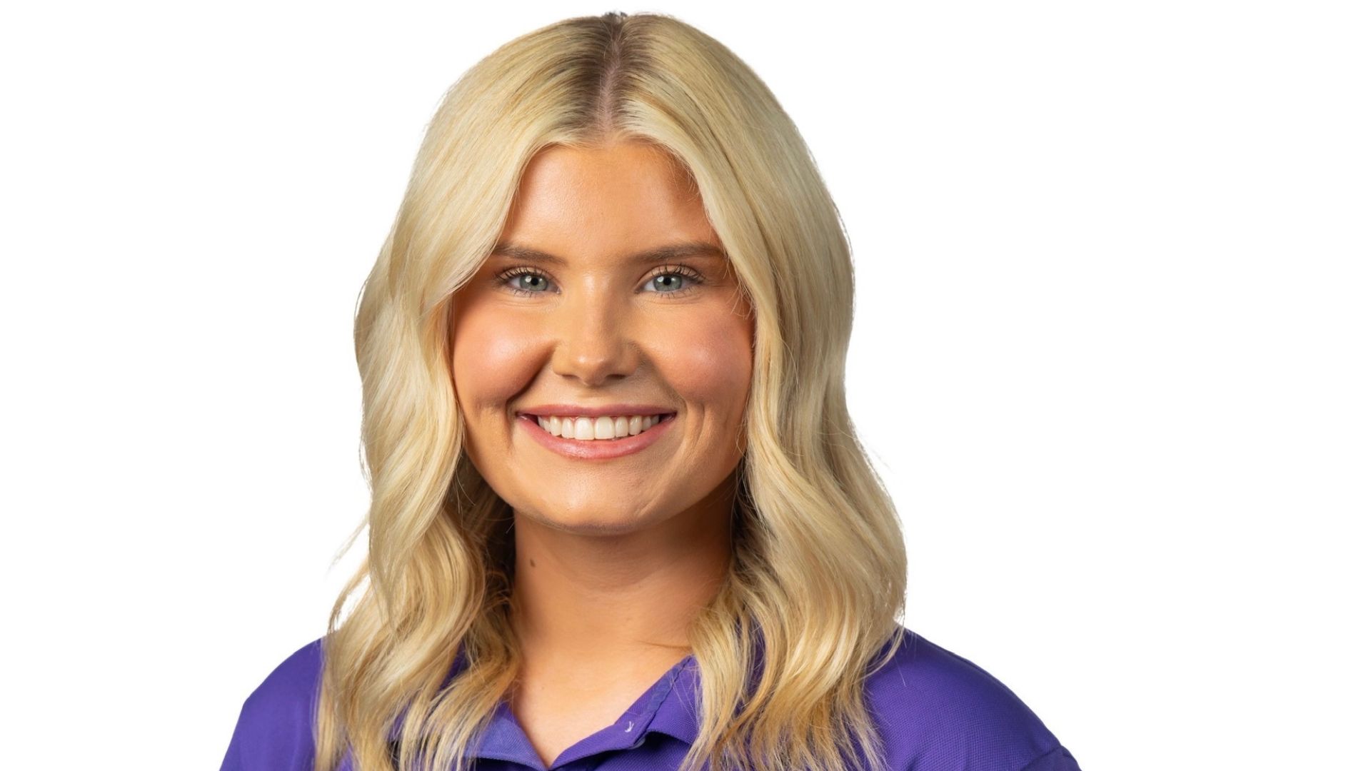 Headshot of a smiling Bella Rigsby