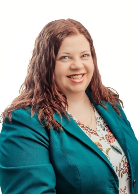 Andrea Kruszka professional headshot.