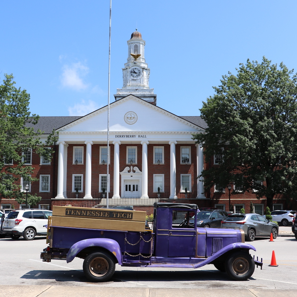 The Pep Truck in front of Derryberry Hall.