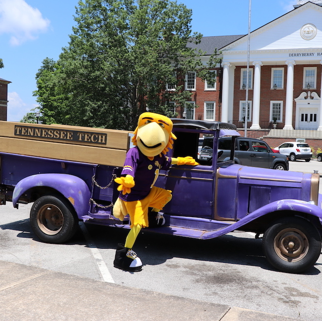 Awesome poses with the Pep Truck 