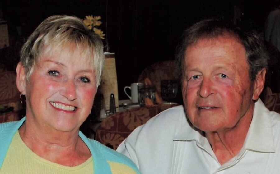 A photo of Don and Carole Jackson.