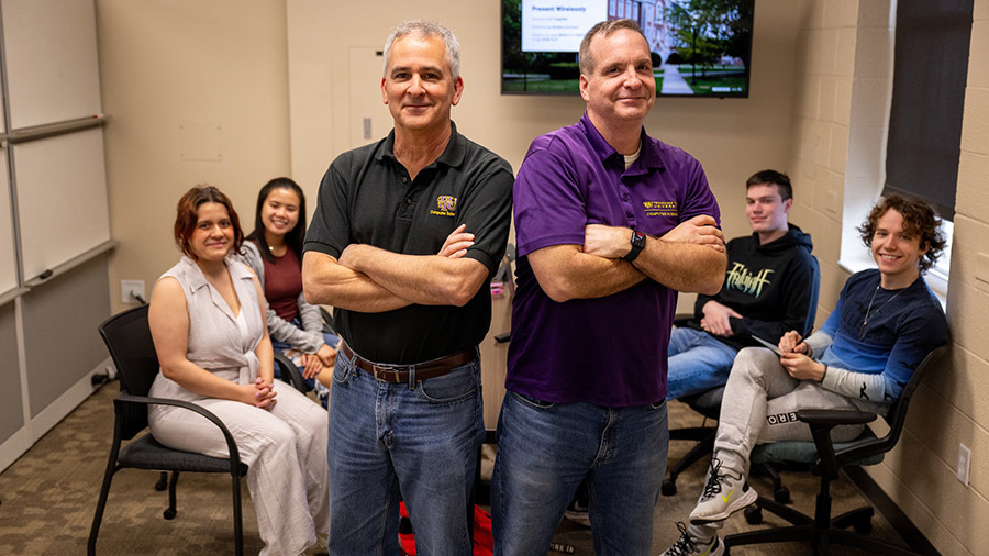 A group photo of faculty and students.